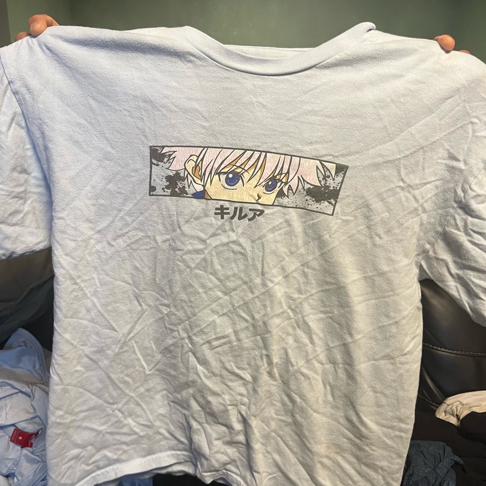 Killua shirt barely worn really good and good material